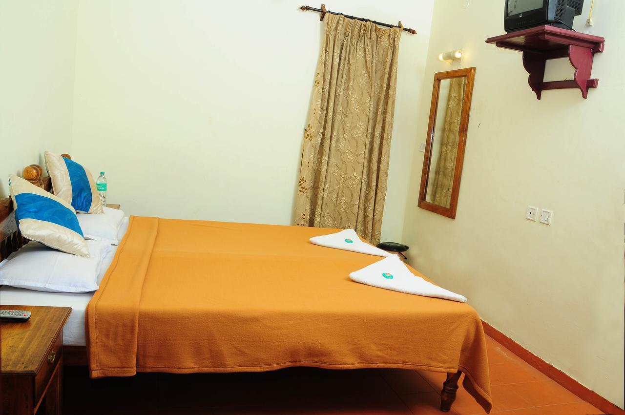 Pozhiyoram Ayurveda Beach Resort Alappuzha Exterior foto