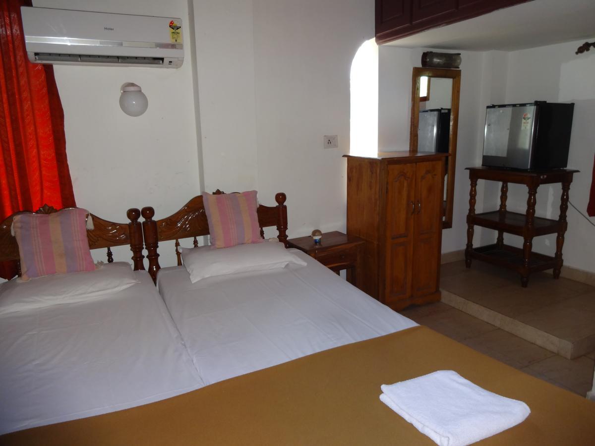 Pozhiyoram Ayurveda Beach Resort Alappuzha Exterior foto