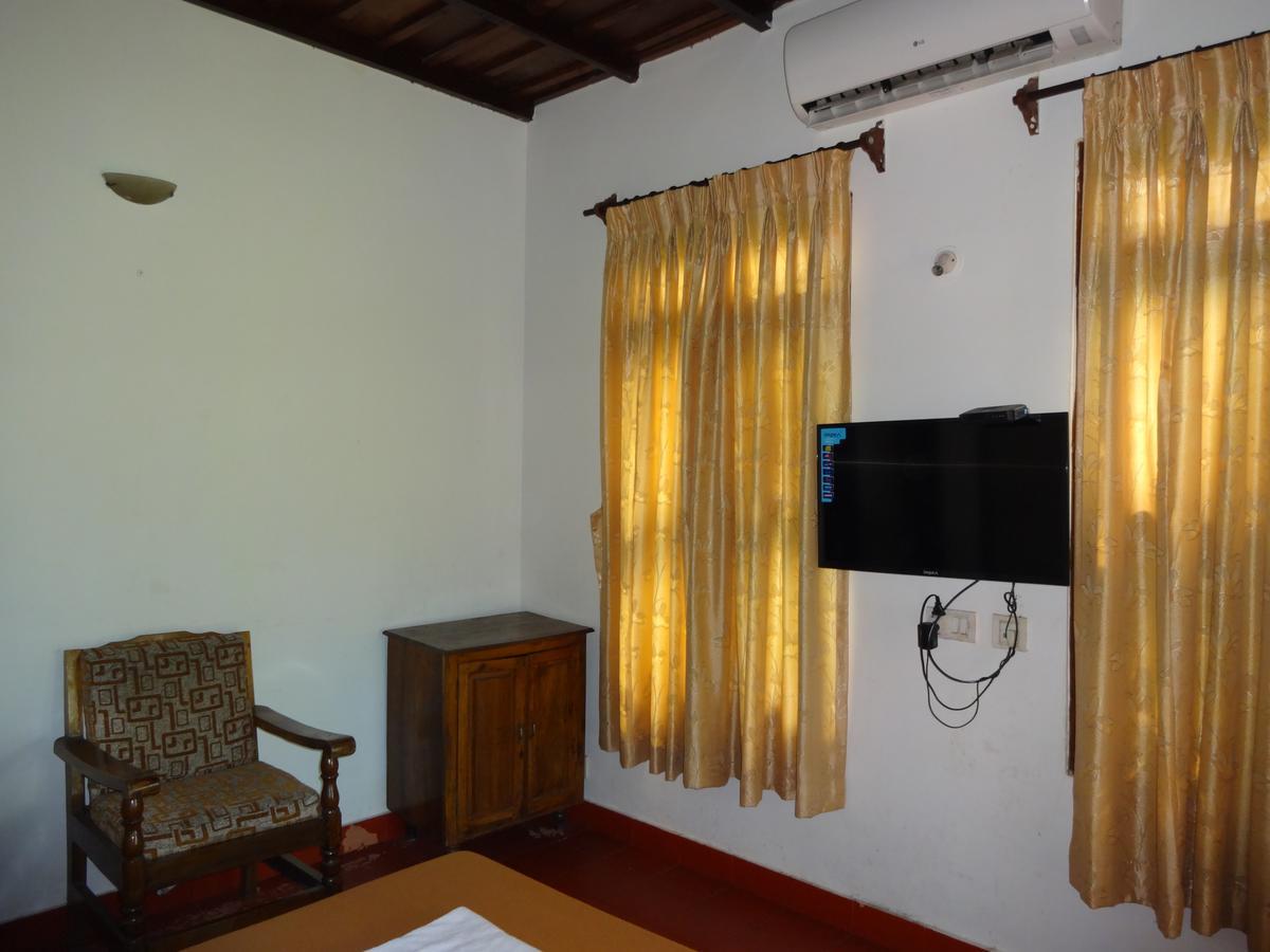 Pozhiyoram Ayurveda Beach Resort Alappuzha Exterior foto