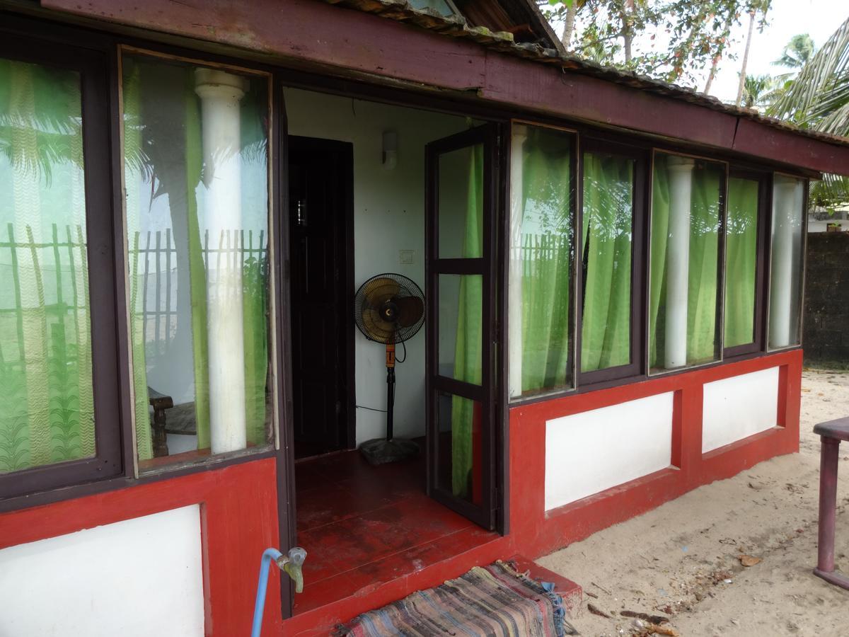 Pozhiyoram Ayurveda Beach Resort Alappuzha Exterior foto